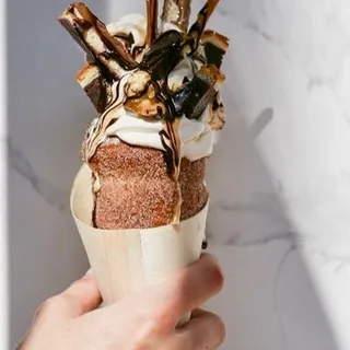 So Hungary Delicious Sundae