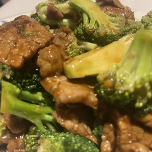 Beef broccoli- comes with rice