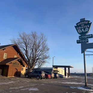 the outside of a restaurant