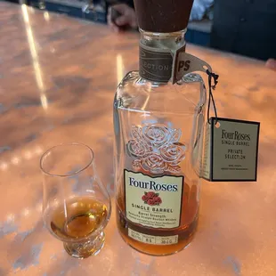 Four Roses Pour