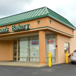 Hammans Bakery store front and drive-up window.