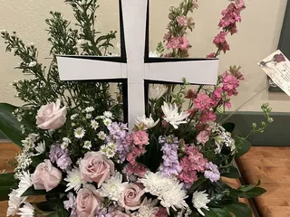 Kim's Flowers & Gifts