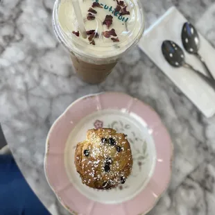 Iced Latte &amp; muffin