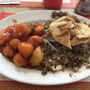 Very delicious! sweet and sour chicken with fried rice and cream cheese wonton (lunch buffet)