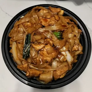 Chicken chow fun noodles