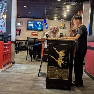Bar and host stand