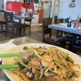 Combo Chow Mein