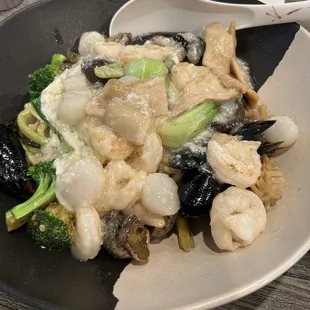 Assorted seafood with veggies...again, very bland.