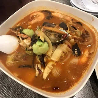 HOJ Special Seafood Jjaampong