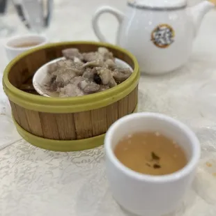 Spare ribs and tea