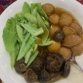 47. Mushroom and Slice Abalone with Vegetable