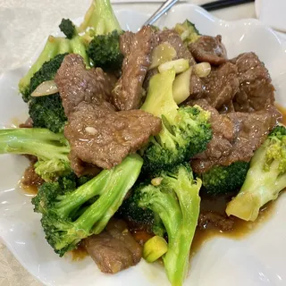 90. Sliced Beef with Broccoli