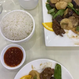 93. Sliced Beef with Black Mushroom and Bamboo Shoots