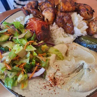 Spicy chicken kebab plate