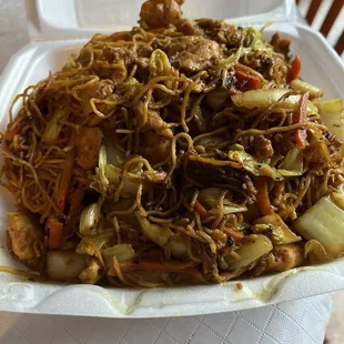 Larry Lo Mein Chicken