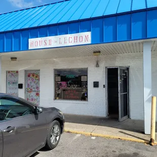 a car parked in front of a building