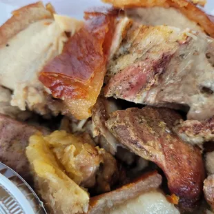 Perfect lechon, so delicious!