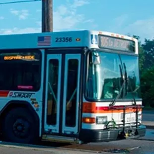 Smart bus route #305 and #805 stop in front of restaurant