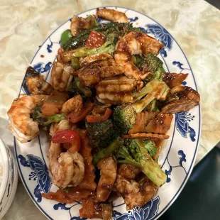 a plate of chinese food