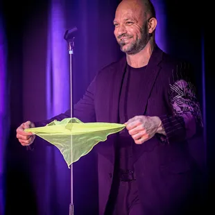 Chad Chesmark&apos;s Magic Unhinged