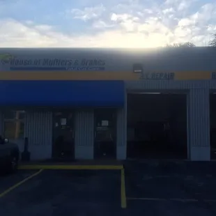 Bellevue location (Ft Crook Rd)