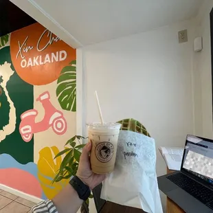 House Coffee X Pandan Waffle = Great work/Study Production