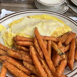 Corned beef omelette with sweet potato fries