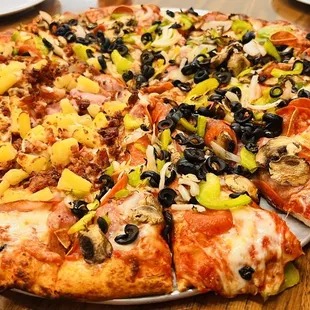 3/4 Combination 1/4 Aloha Extra Large pizza