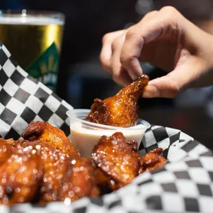 fried chicken wings, bbq wings, poultry, bbq chicken, chicken, fried chicken, food, chicken wings and fried chicken, chicken wings