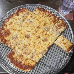 Thin Crust cheese pizza