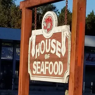 I went 2 House of Seafood Buffett in Bush , Louisiana I really enjoyed myself, Snowcrabs Boiled Shrimp Frog legs  Ribs Fried chicken Sausage