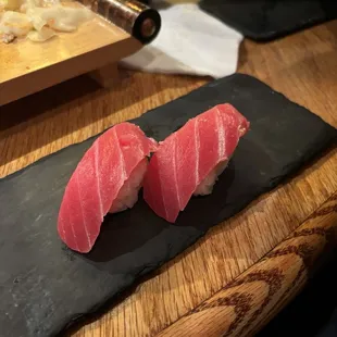 Tuna nigiri