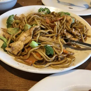 Chicken Lo Mein