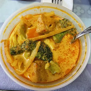 Tofu V6. Tofu and Broccoli Curry