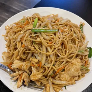 Chicken Lo Mein