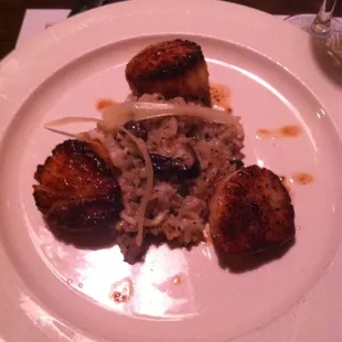Seared scallops with risotto-did not follow proper etiquette and left the plate clean!