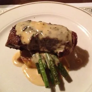 Flat iron steak with polenta and asparagus