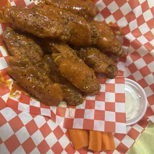 10 Traditional Wings all flats Hot &amp; Lemon pepper mixed