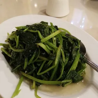 Sauteed Spinach in Garlic Sauce