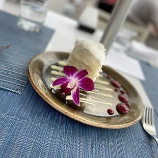 The famous Halekulanis Signature Coconut Cak