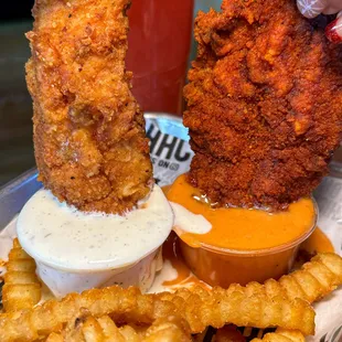 bbq chicken, fried chicken wings, chicken wings, fried chicken, chicken wings and fried chicken, poultry, food, bbq wings, chicken