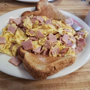 Diced ham and eggs with wheat toast