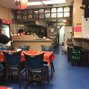 the inside of a chinese restaurant