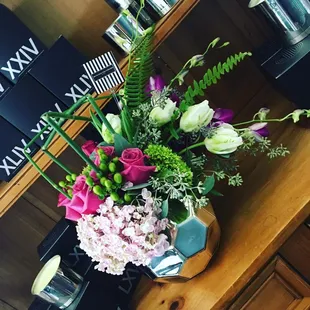 Arrangement of the day. #localflorist #okc #floral #flowers #florist #flowerstagram #howardbrothers