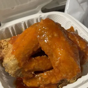 Wings with mumbo sauce