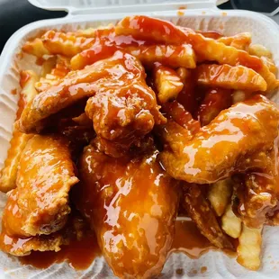 4 wing and fries wit Mumbo sauce