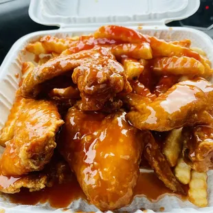 chicken wings and fried chicken, chicken wings, bbq chicken, bbq wings, fried chicken wings, chicken, fried chicken, poultry, food
