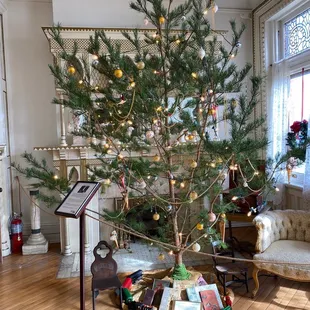 Period Christmas tree