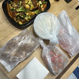 Nice job of packaging the food. Even the sauces were wrapped and organized, not just tossed in the bottom of the bag.