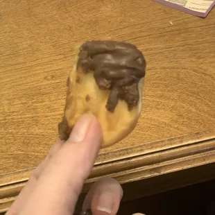 Smushed and stale out of the bag. Icing is a joke.